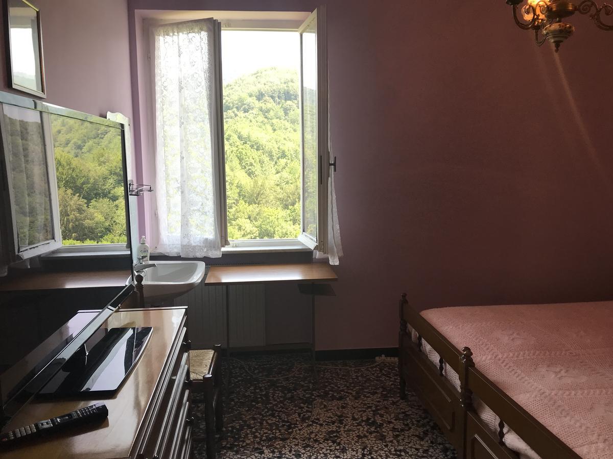Albergo Delfino San Pietro d'Olba Exteriér fotografie