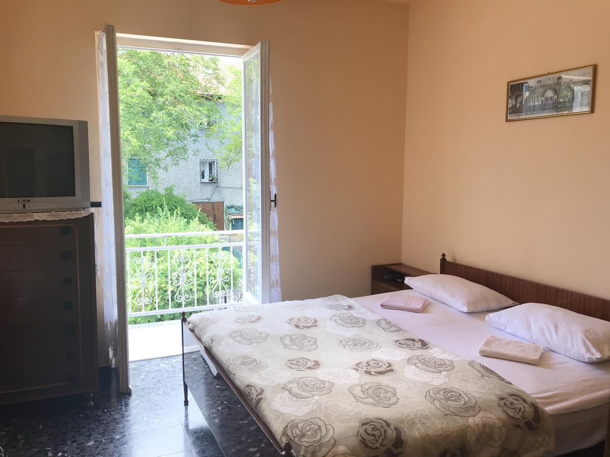 Albergo Delfino San Pietro d'Olba Exteriér fotografie